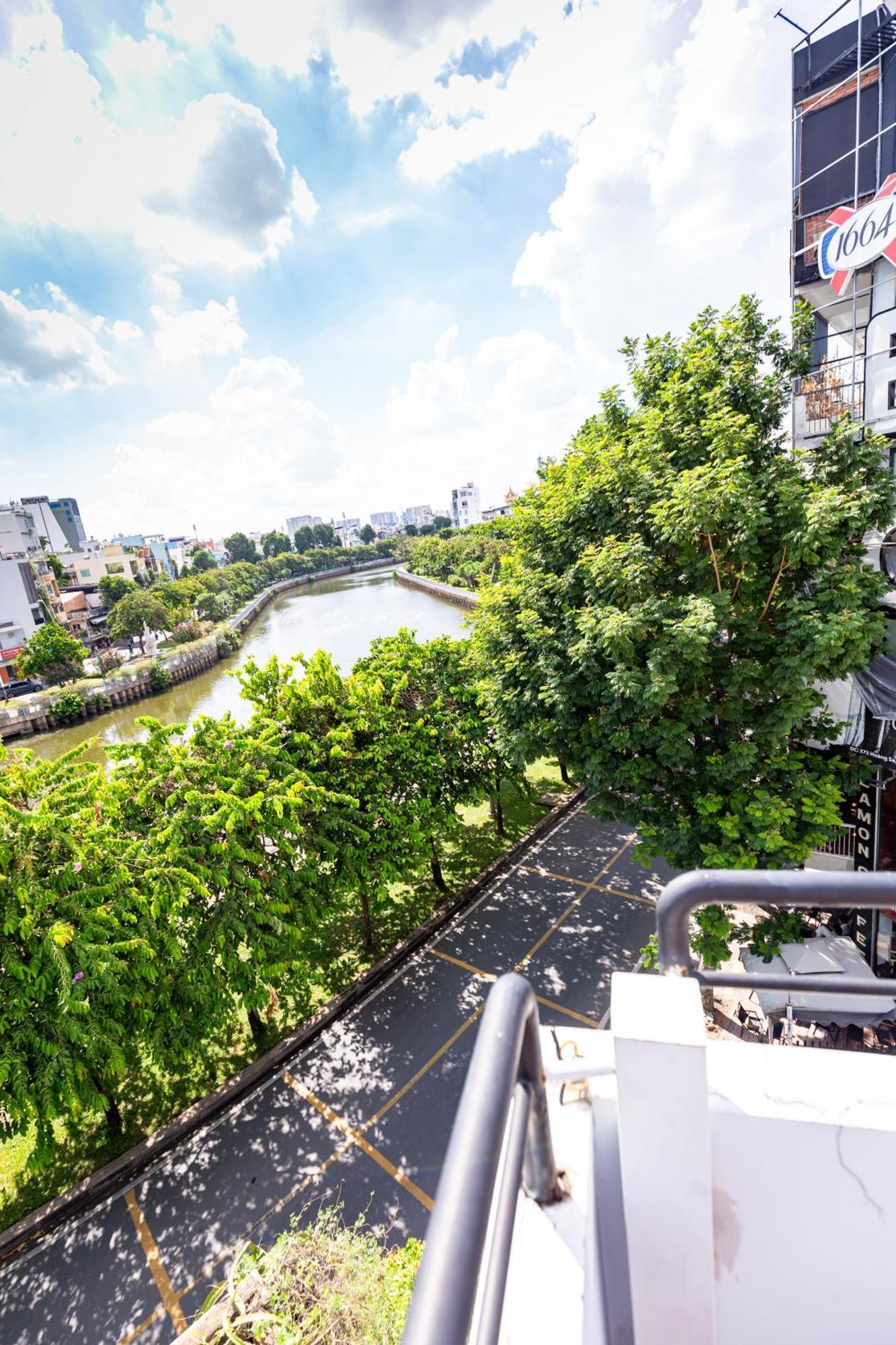 הו צ'י מין סיטי Cozy Riverview Of Livinginn מראה חיצוני תמונה
